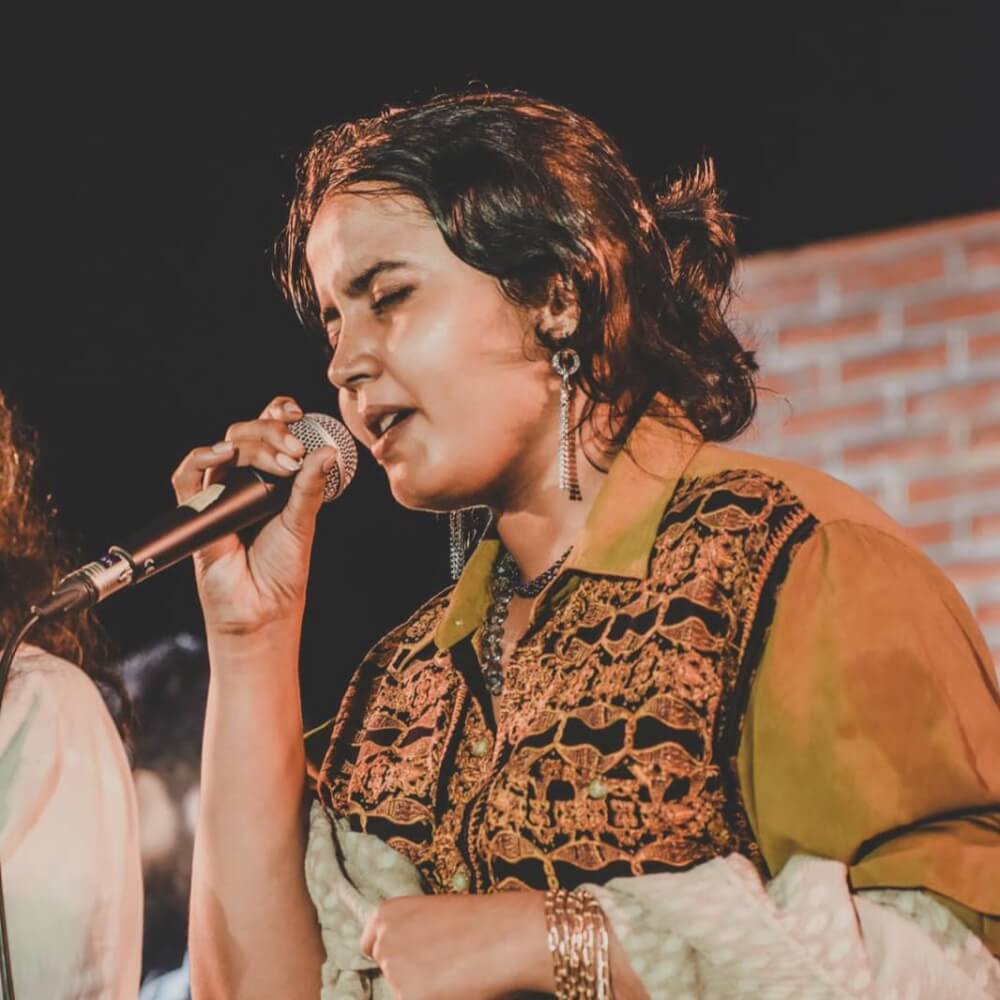 senaka,batagoda,senakabatagoda,senaka batagoda,sereenabatagoda,sereena,Sri Lanka,Folk music,Musician,Singing,Percussion,Rock,Reggae,Pop,Versatility,Vocalist,Guitarist